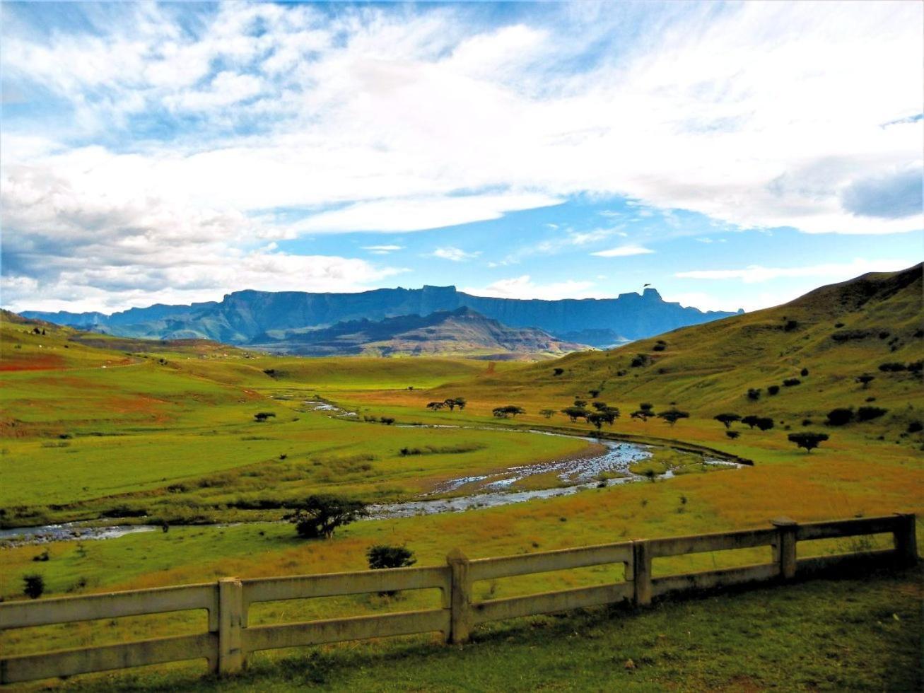 Hlalanathi Drakensberg Resort 버그빌 외부 사진