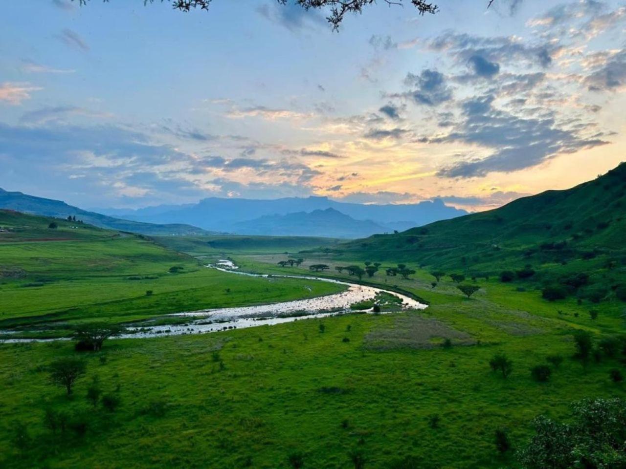 Hlalanathi Drakensberg Resort 버그빌 외부 사진